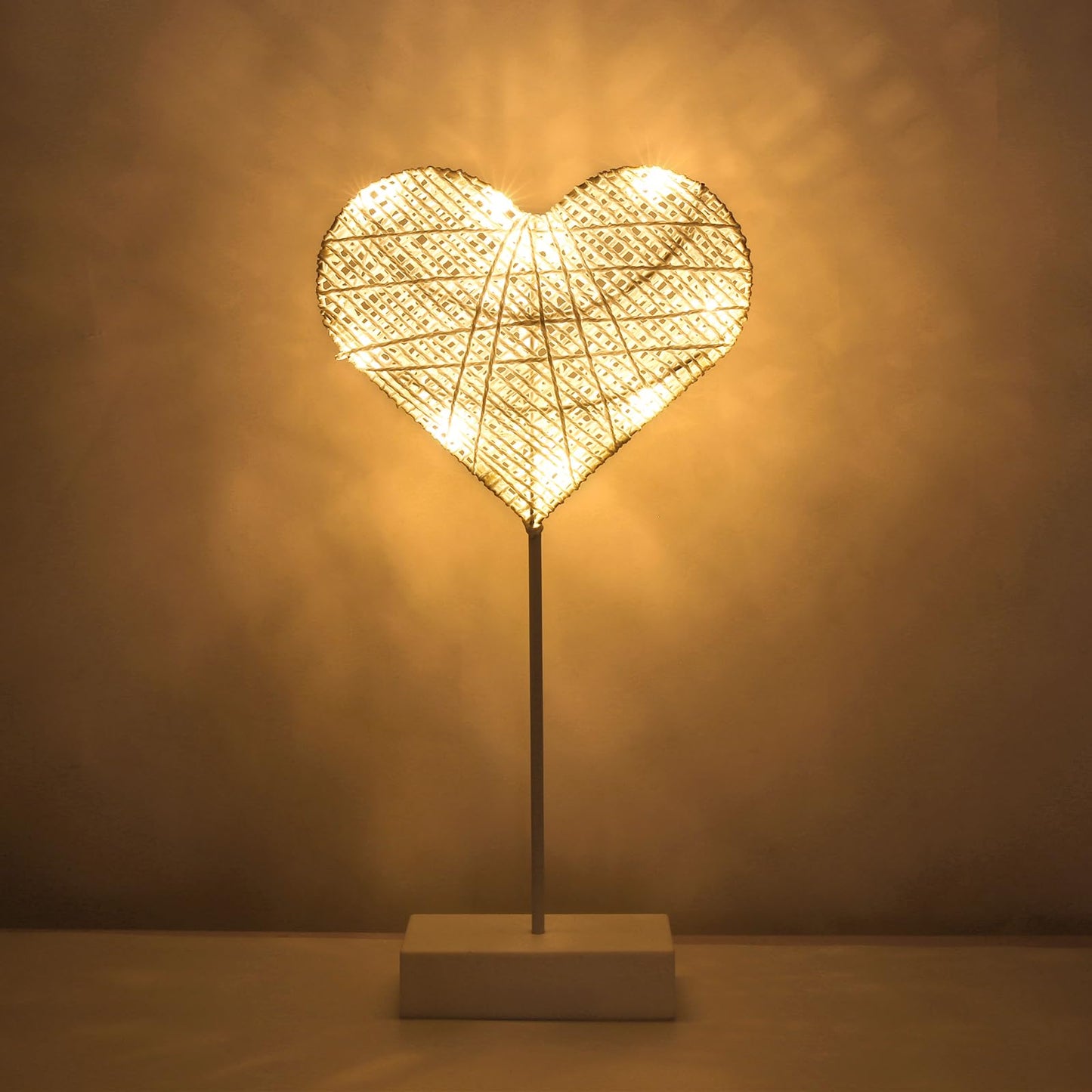Lewondr Heart Decorative Table Lamp, Valentines Day LED Light Winding Cotton Thread Night Lamp for Bedroom, Battery Powered Desk Lamp for Galentine's Day Romantic Gifts for Women Home Decorations