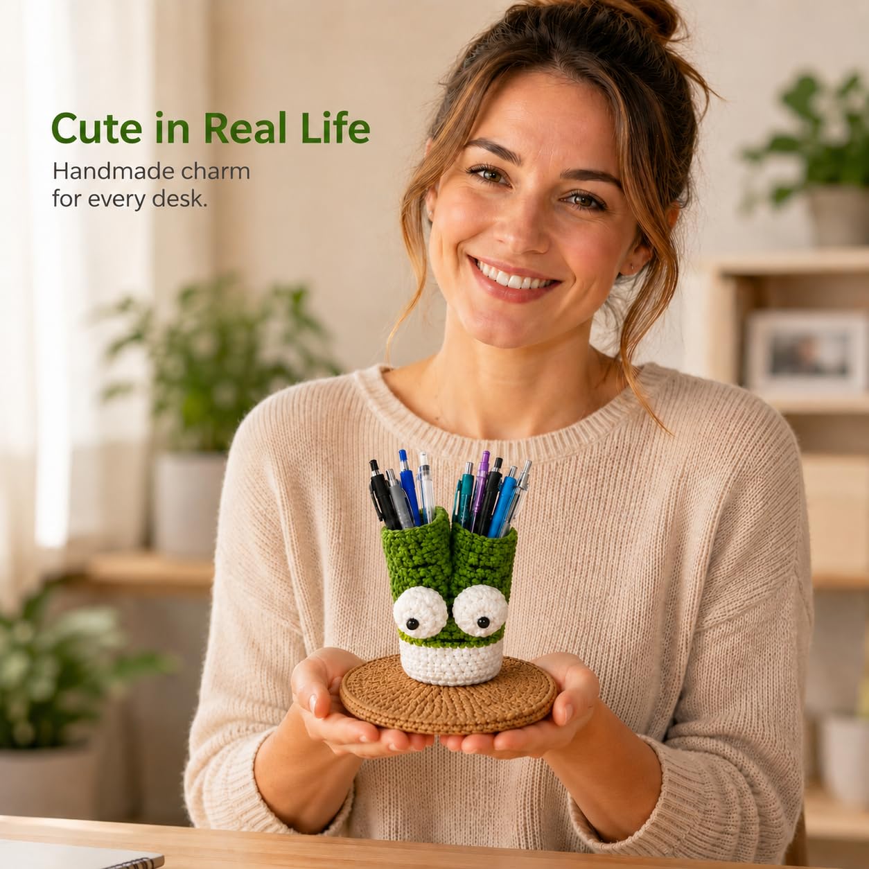 XIBIGEYE Cute Crochet Pen Holder for Desk - Handmade Green Onion Pencil Cup with Phone Stand | Funny Desk Organizer, Unique Teacher Gift, Back to School Desk Accessories for Students & Office