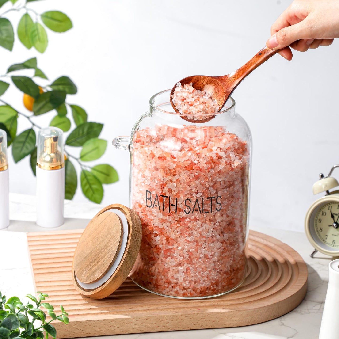 SiliFine 2 Pcs 94 oz Bath Salts Glass Jar with Wooden Lid, Bath Salt Container with Scoop, Airtight Storage Bathtub Accessories for Women