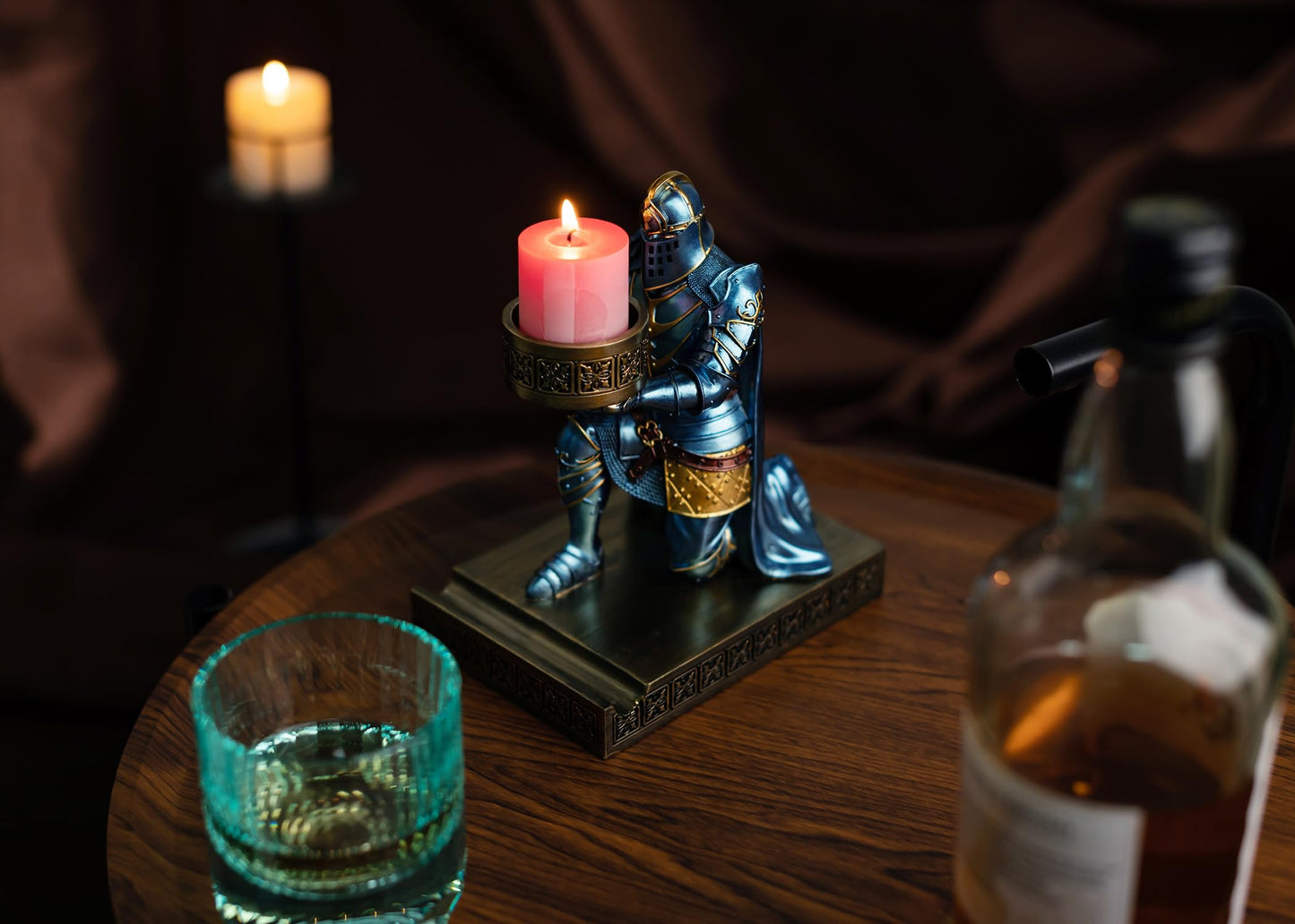 HDMbigmi King's Guard Kneeling Knight Candlestick Holders Resin Posture TeaLight Holder Warrior Mobile Phone Stand Pen Holder Candle Holder for Restaurant, Altar, Home Table(Blue)