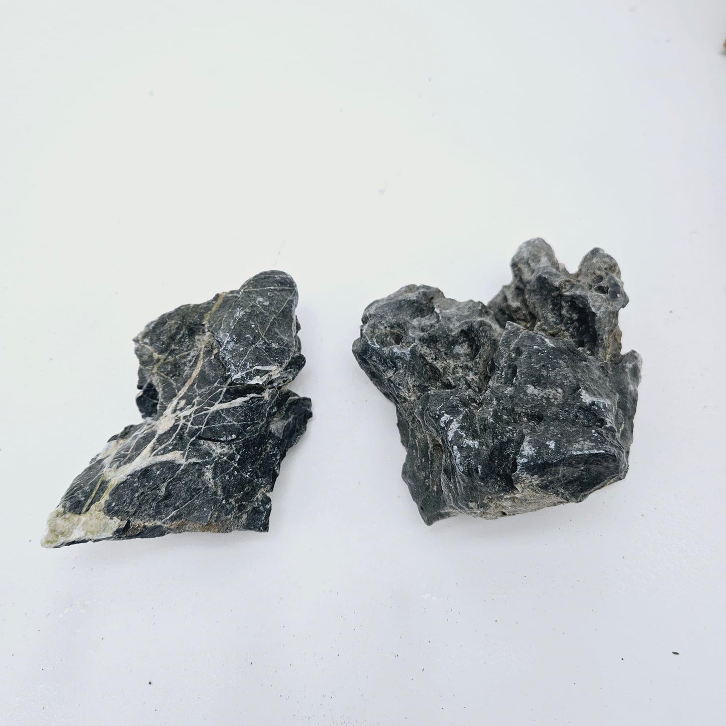 Lifegard Aquatics Smoky Mountain Seiryu Stone - Mix Size 3" to 5" Kit of Medium and Small Rocks (for Decoration, Ponds, Fish Tank, Aquarium & Aquascaping)