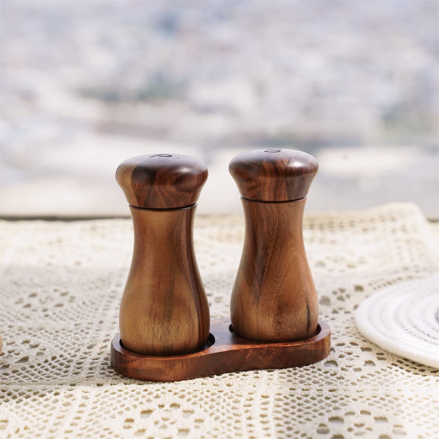 DeroTeno Salt and Pepper Grinder Set with Mill Tray, Set of 2 Salt and Pepper Mill with Ceramic Grinder Acacia Wood, Height 13 cm / 5 inch, Dia 6 cm