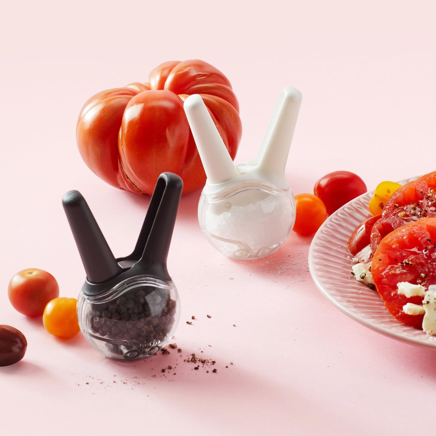 Chef'n Mini Magnetic Salt and Pepper Grinder Set