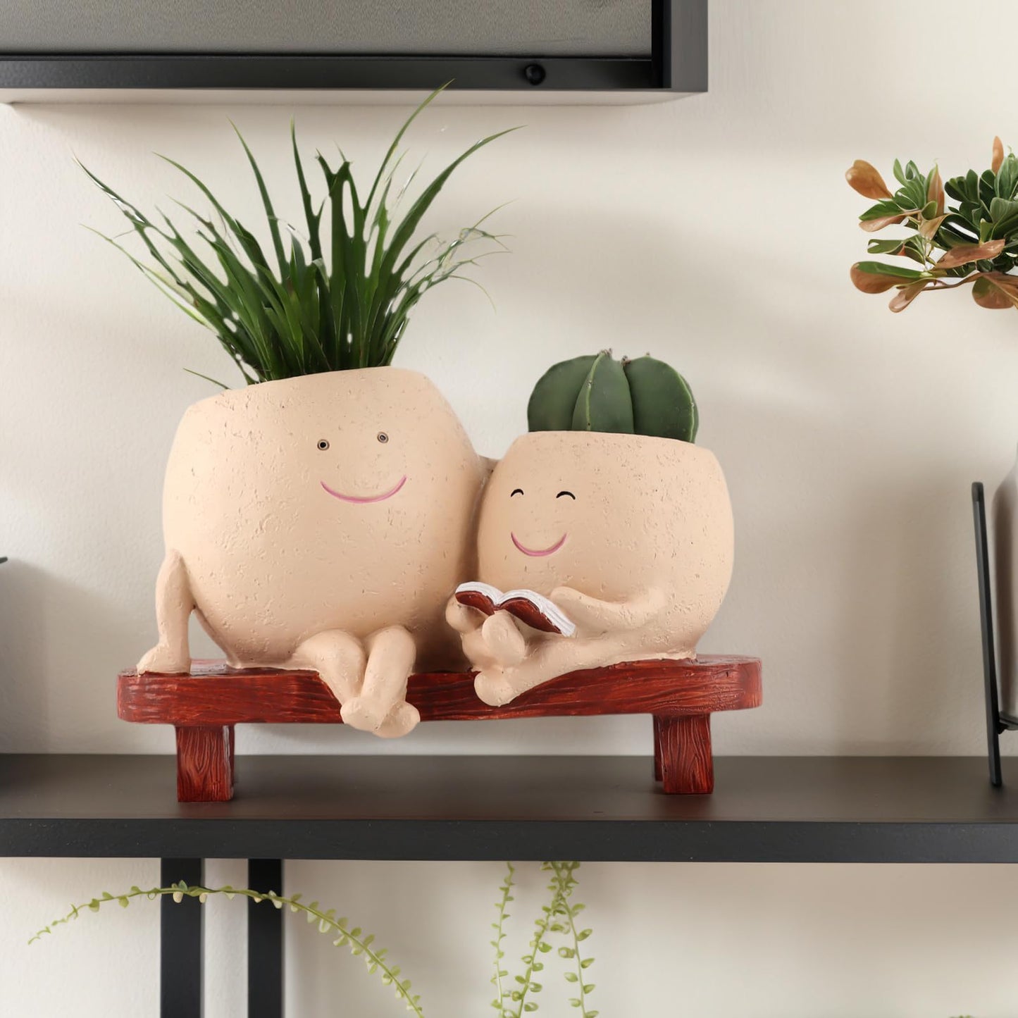 Meltset Cute Face Planter Pot - Funny Double Head Planter Sitting on Bench, Smiley Succulent Pot with Drainage Indoor and Outdoor, Unique Gift for Plant Lovers(Light Brown)