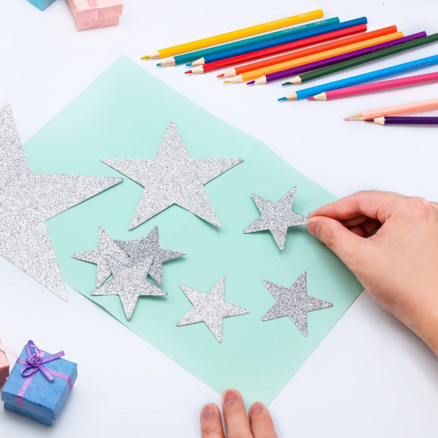 Boao 144 Pieces Silver Stars Shaped Cutouts Silver Cardboard Stars 4 Sizes 6cm/12cm/20cm/30cm Hanging Glitter Garlands with Nylon String for Wedding Birthday Party Graduation Classroom Wall Decor