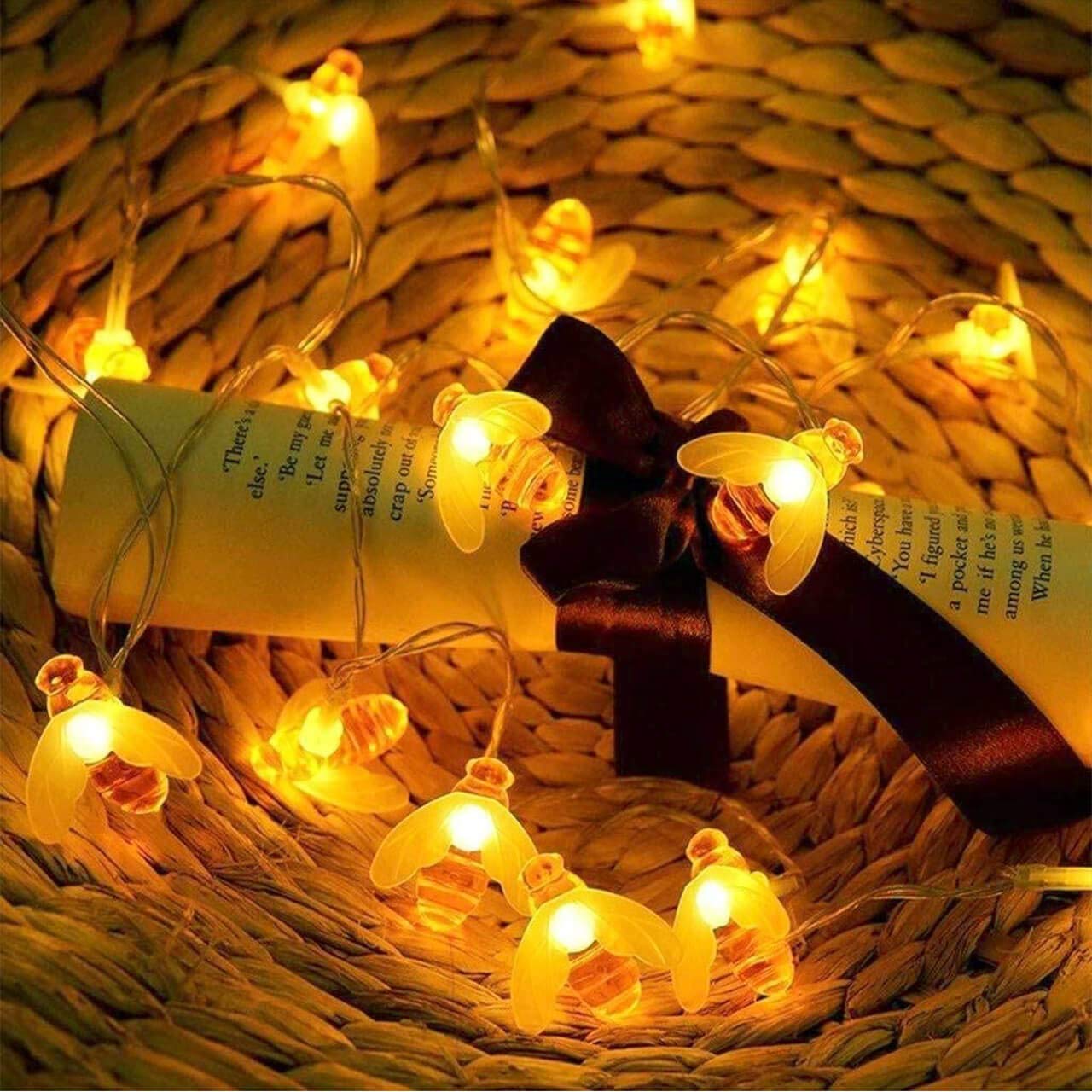 SEMILITS Honey Bee String Lights 8 Modes 30 LED Cute Bee Decor String Light Battery Operated Fairy Graden Lights for Wreath Christmas Party Patio Camping Indoor Outdoor Decorations