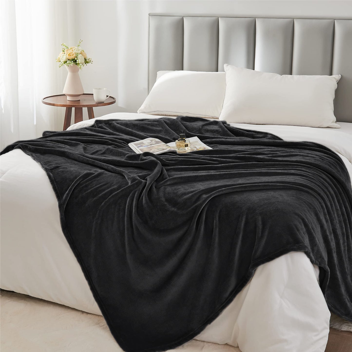 BEDELITE Fleece Blanket Black Throw Blankets for Couch & Bed, Luxury Plush Cozy Fuzzy Blanket 50x60 inches, Super Soft Warm Lightweight Throw Blanket for Travel Camping
