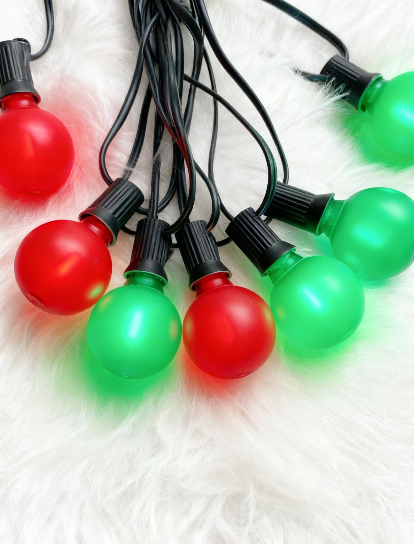 50Ft G40 Frosted Red and Green Christmas Lights, G40 Globe Patio String Light with 27 LED Bulbs(2 Spare), Hanging Christmas Tree Lights for Indoor Outdoor Holiday Party Backyard Christmas Decoration