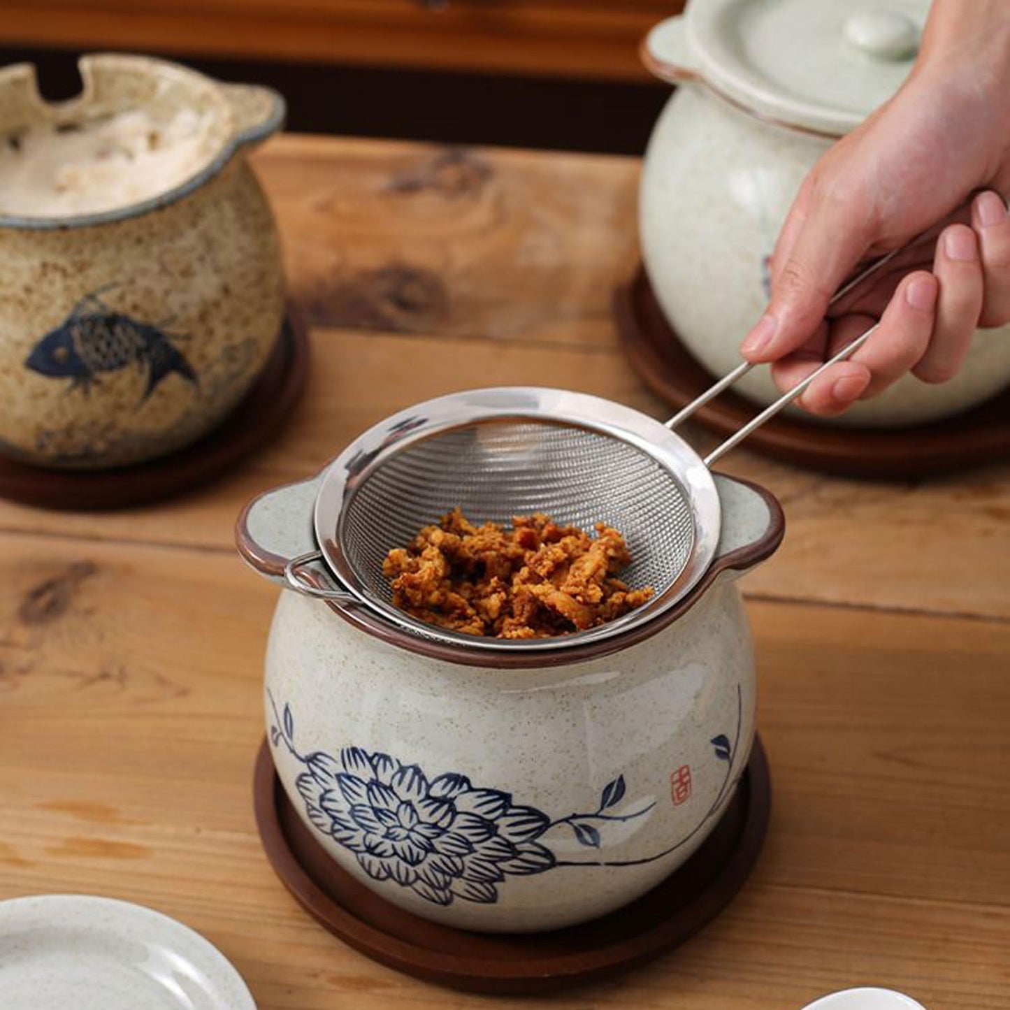 hengshukeji Sugar Bowl with Lid and Spoon,Vintage Ceramic Seasoning Jar, 10oz Stoneware Sugar Salt Holder, Glazed Condiment Container for Kitchen Counter (Lotus)