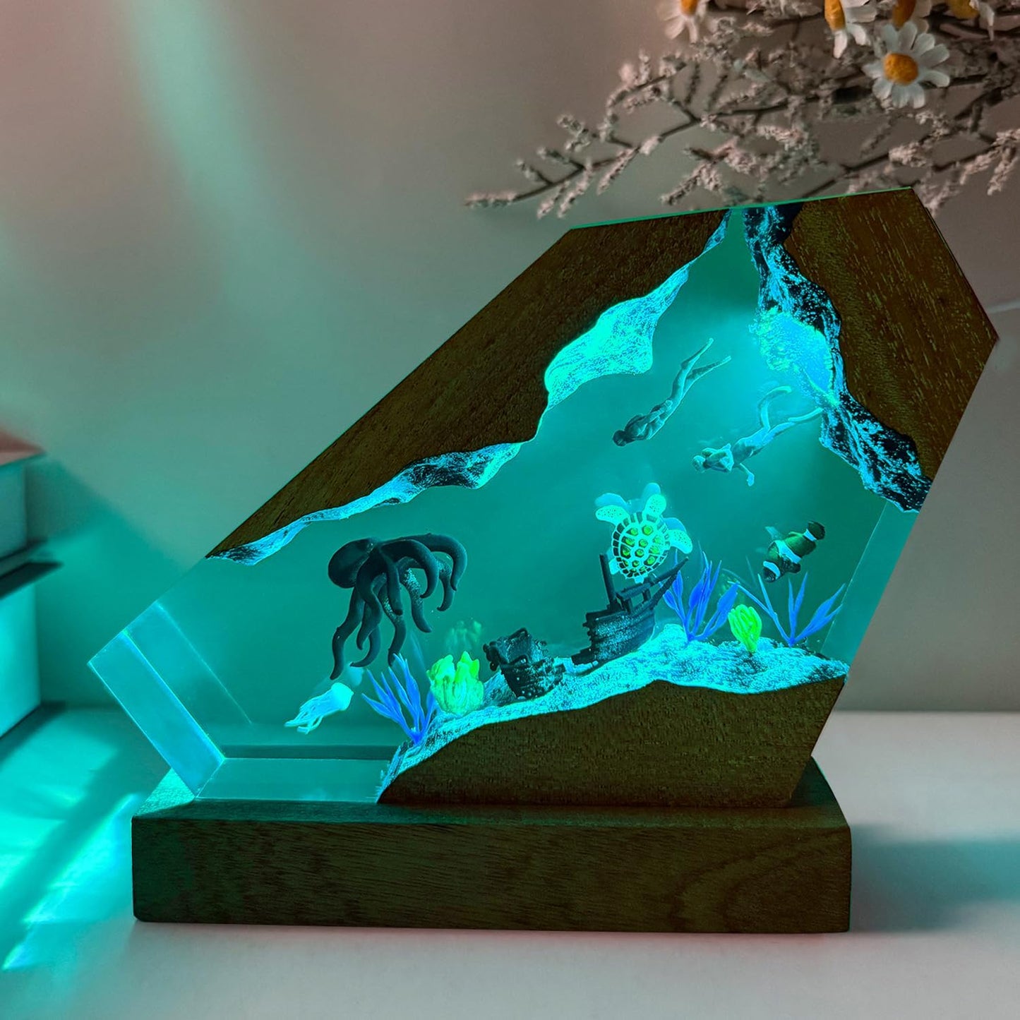 Octopus Ocean Resin Lamp - Handmade Resin Night Light with USB Port, Variable Lights, Octopus Gifts and Decor, Ocean Enthusiast Collectibles, Unique Birthday Gifts for Father Him Her (6"x4")