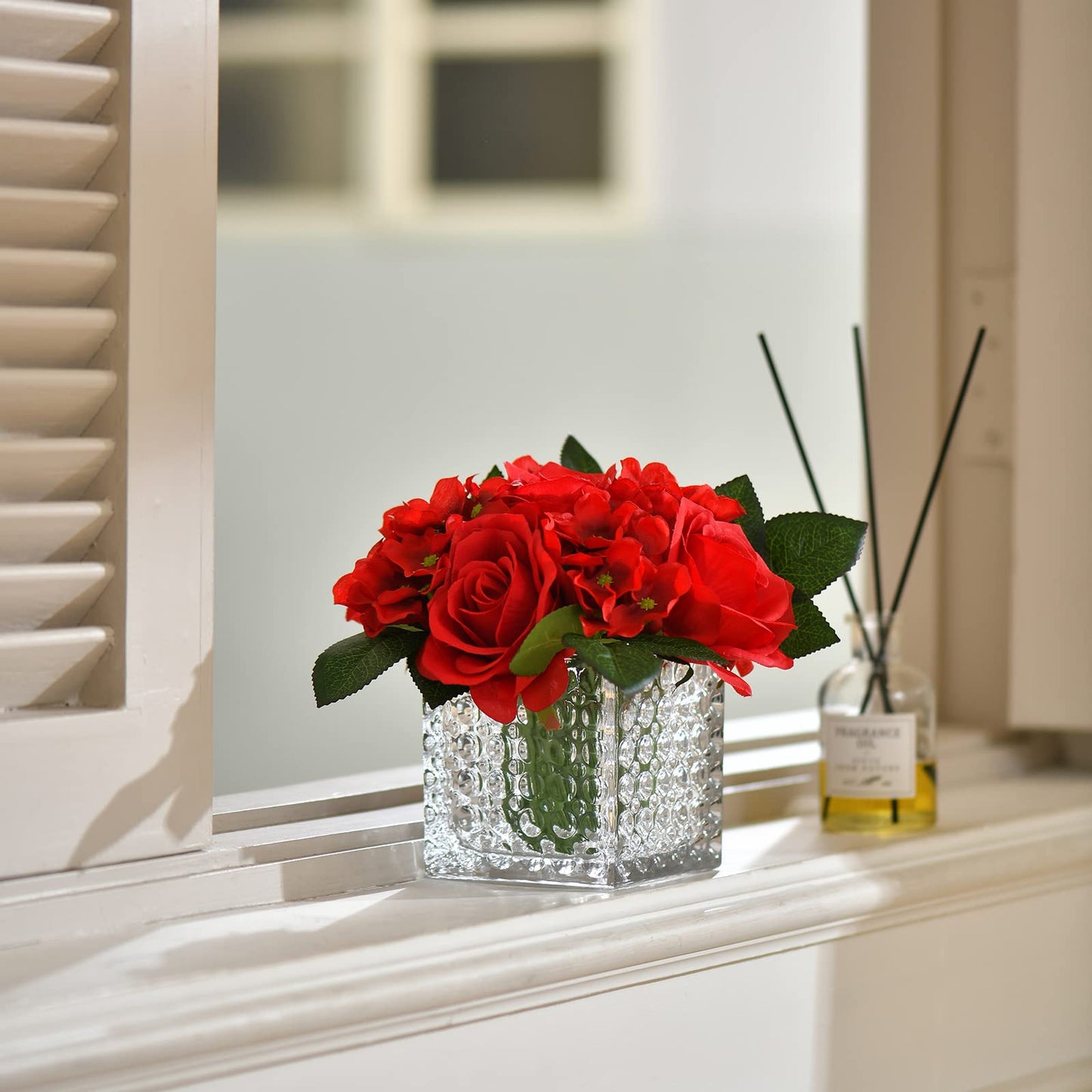 Fule Artificial Silk Rose Flower Centerpiece Arrangement in Glass Vase with LED Light for Home Wedding Decoration (Red)