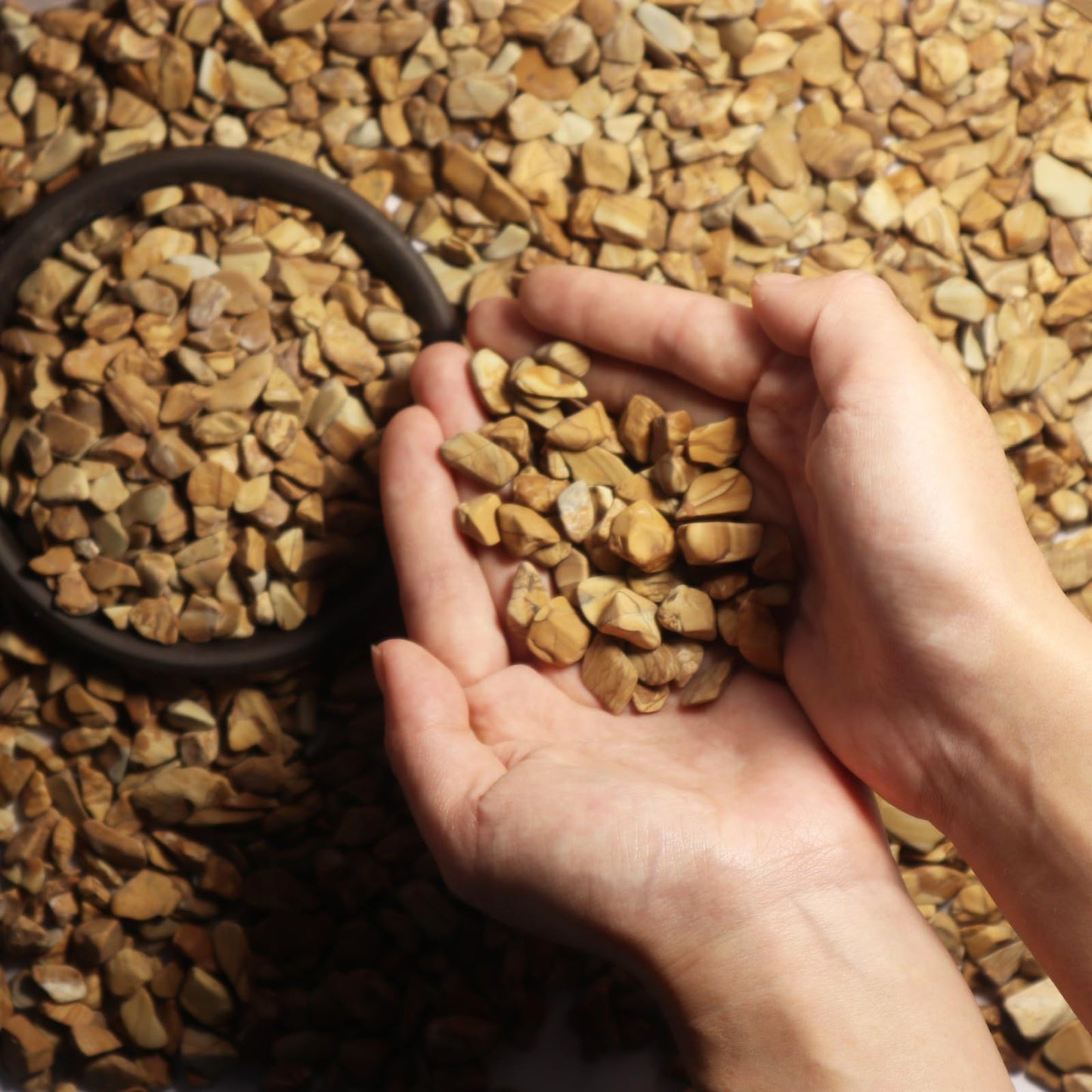 Wood Brown Pebbles,Small Gravel,1/4 Inch Nature Stones,Rocks for Reptile Terrarium,Turtle Tank,Indoor Plant Pots,Succulent,Garden Decor,Fish Tank,Vases,Aquarium Landscaping,5Lb