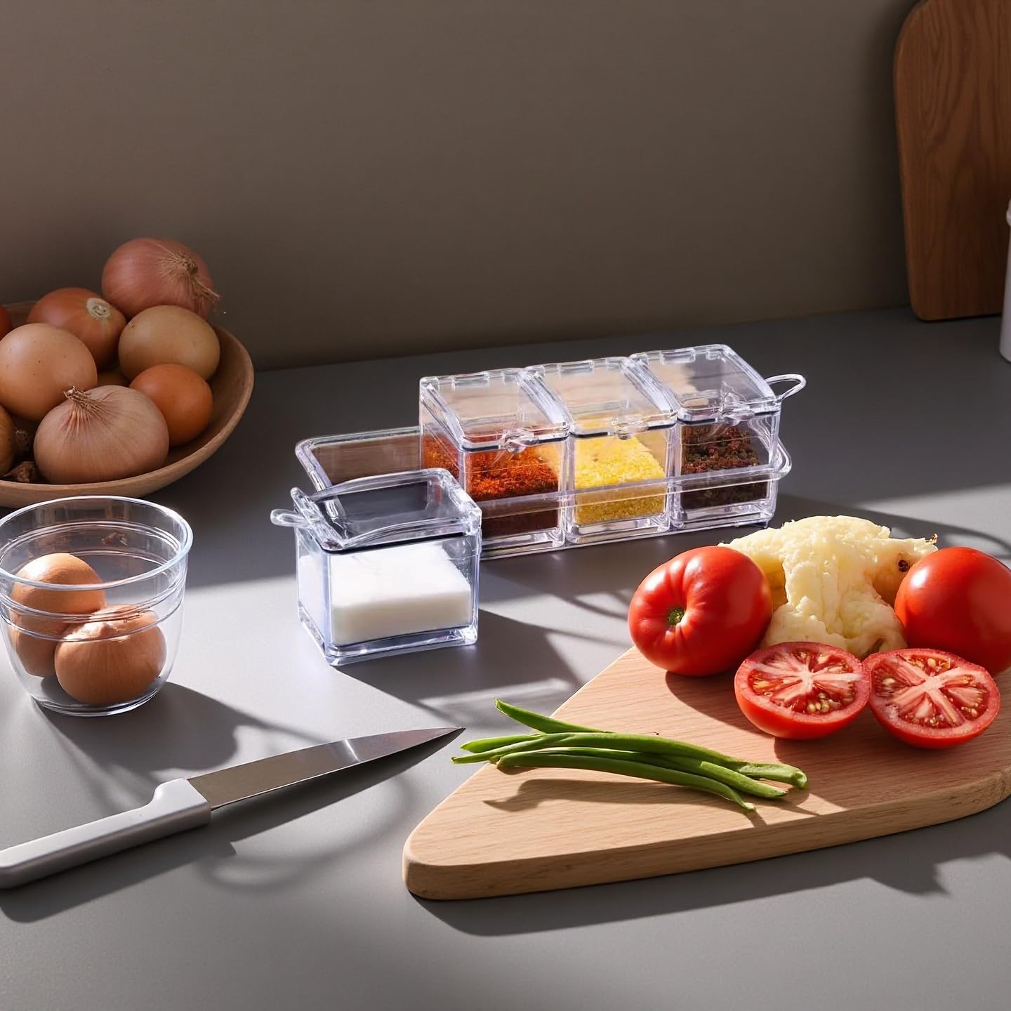 Qulfimea Clear Seasoning Box, 4 Pieces Acrylic Seasoning Rack Spice Jars with Spoons,Storage Container Condiment Jars - Cruet with Cover
