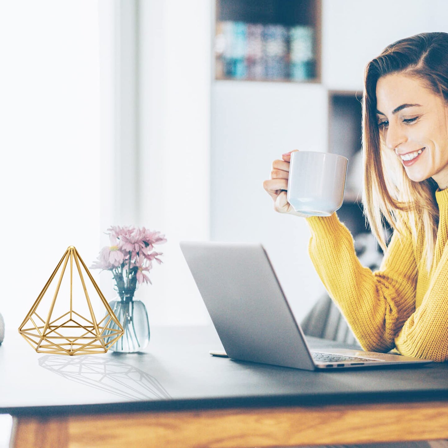 HLQMFHT 6 inches-Bright Gold Iron Sphere-Diamond Shape, Geometric Sculpture Decorative Sphere,Tabletop Decorations for Living Room, Study，Bedroom，Modern Home Decor Accents