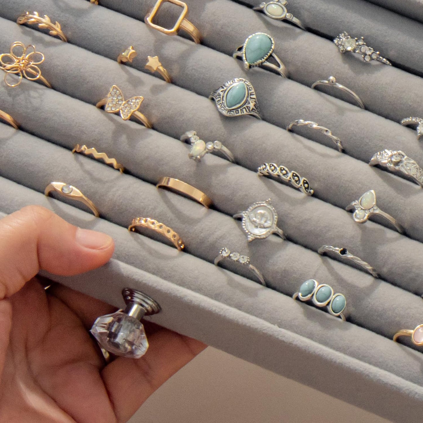 SPAKOWN Ring Box Display Holder, Clear Velvet Jewelry Storage Tray Organizer for Ring Stud Earring (Grey - 3 Drawers)