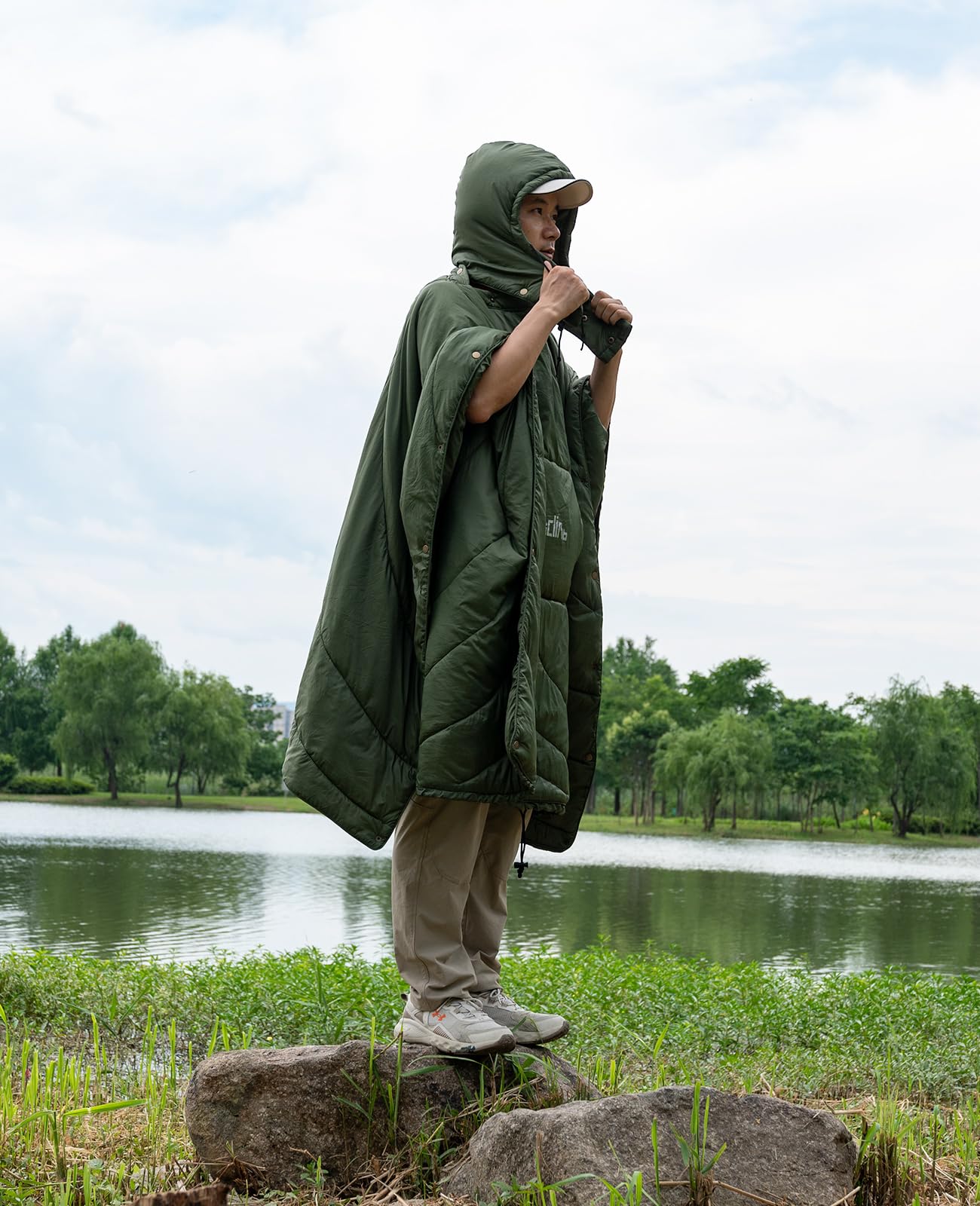 iClimb 1 Hooded 3M Thinsulate Insulation Warm Blanket and 1 3M Thinsulate Insulation Sleeping Bag, Ultralight Compact for Adults Outdoor Camping Backpacking Hiking