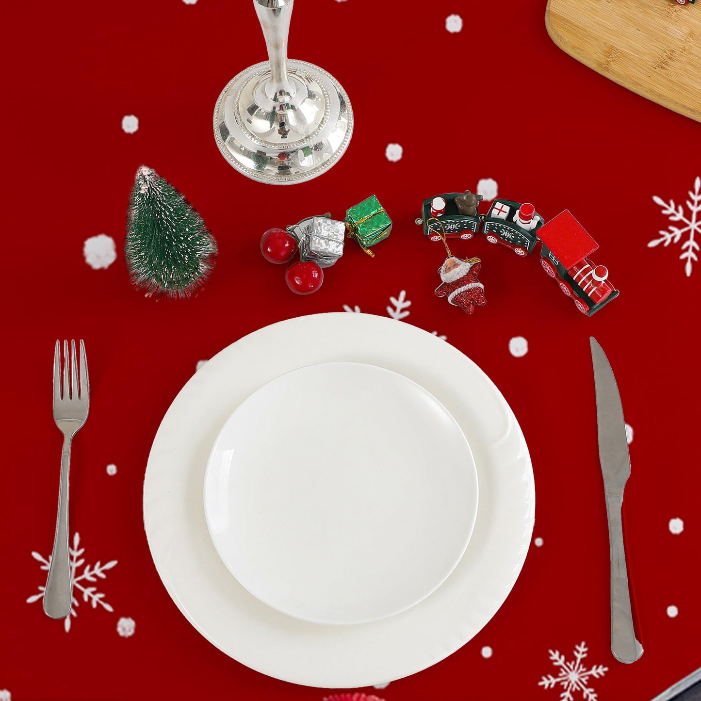 cusugbaso Christmas Tablecloth 60x84 Inches for Rectangle Tables - Red Christmas Decor for Table - Snowman Water Resistant Xmas Table Cloth, Party Decorations for Kitchen, Home