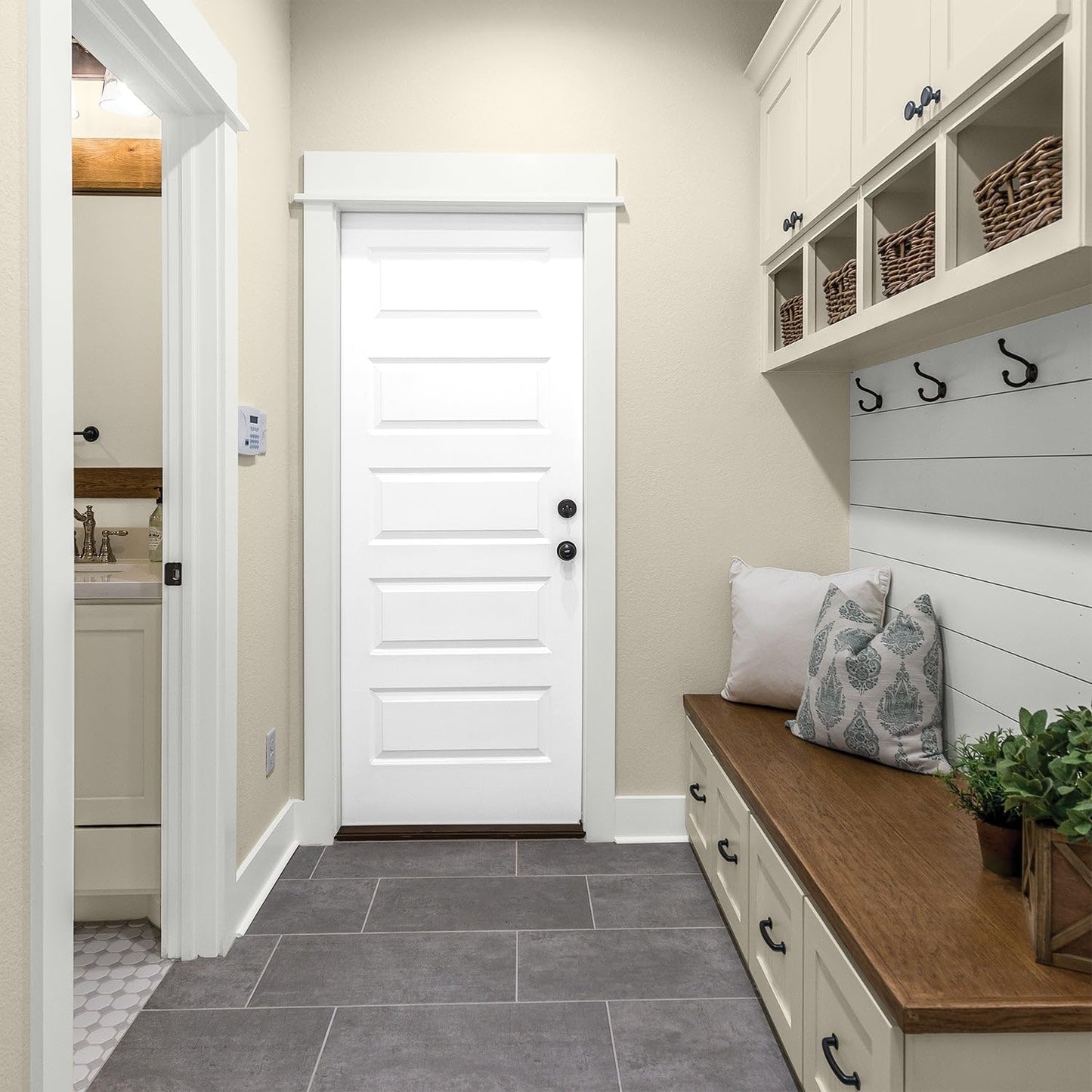 Johnstone's - Wood & Metal Paint - Gloss Finish - Brilliant White - 1.25l - Water Based - Non Drip & Quick Drying - Radiator Paint - Low Odour - Dry in 1-2 Hours - 8m2 Coverage per Litre