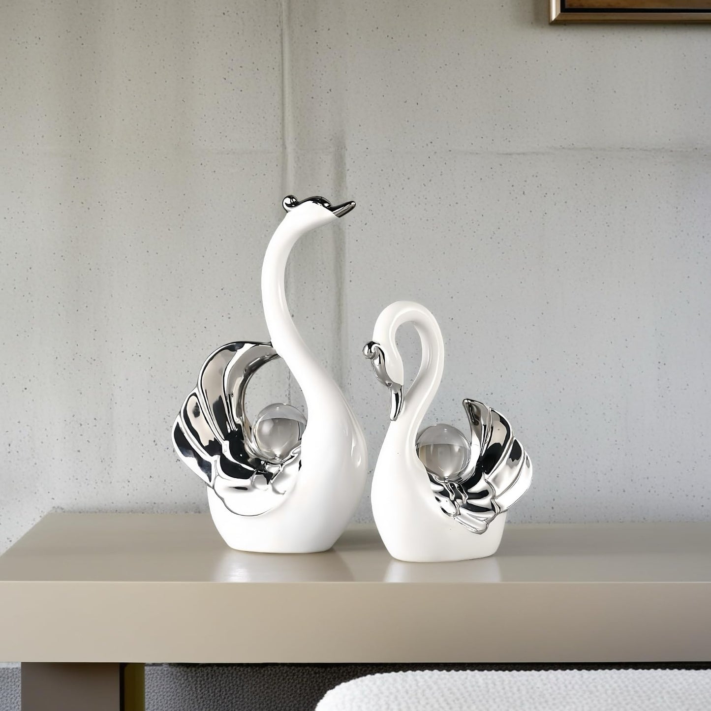 XINDAM A Pair of Swan Figurines Swans Statue with Crystal Ball Model Home Office Display Decorative Craft Living Room Decor (White)