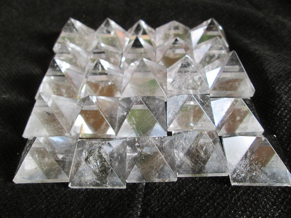 WholesaleGemShop Beautiful Lot of 10 Pieces Clear Crystal Quartz Gemstone Pyramids for Crystal Reiki Vaastu Healing