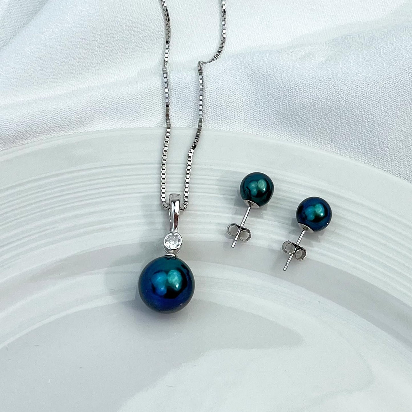 YAMI Black Tahitian Pearl Necklace and Earrings Set, Saltwater Cultured Pearl, 925 Sterling Silver Necklace, Elegant and Luxurious Jewelry Gift for Women for Anniversaries, Birthdays, and Mother's Day