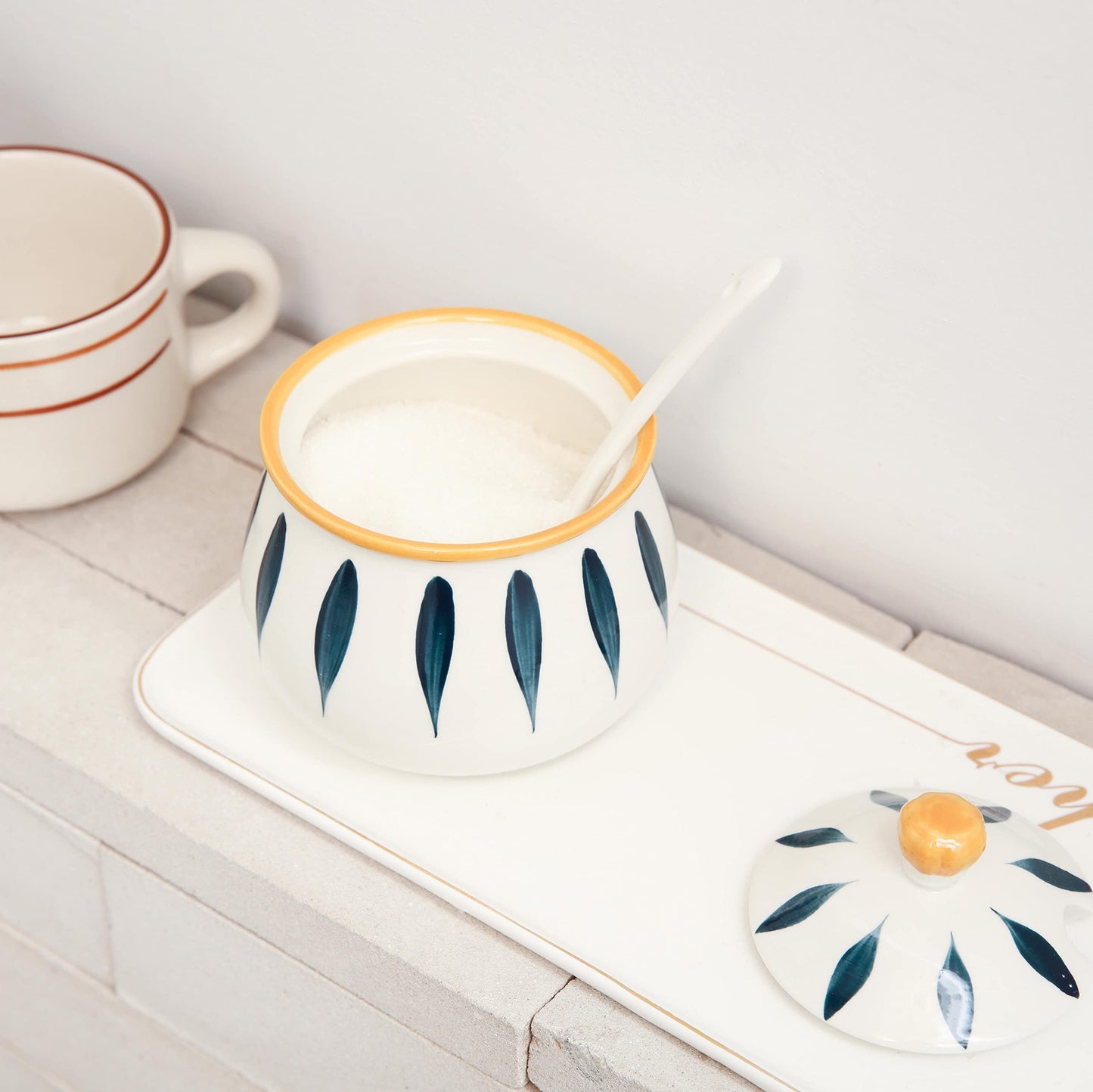 mehrido Porcelain Sugar Bowl with Lid and Spoon, 12 Ounce Ceramic Sugar Jars for Kitchen and Home, Farmhouse Sugar Container for Coffee Bar, Sugar Container Dishwasher Safe
