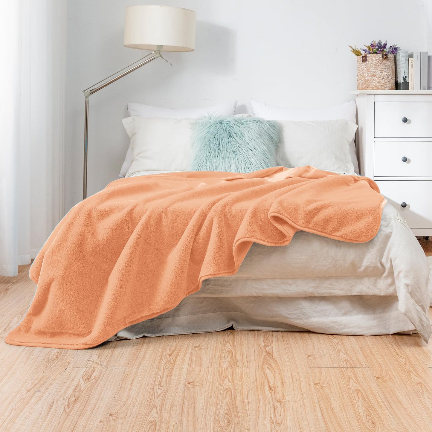 zeqpze Luxury Ruched Faux Fur Throw Blanket， Soft Sherpa Fluffy Blankets, Warm Thick Plush Flannel Blanket Microfiber Cozy Blankets for Couch, Sofa(Coral Pink,5060)