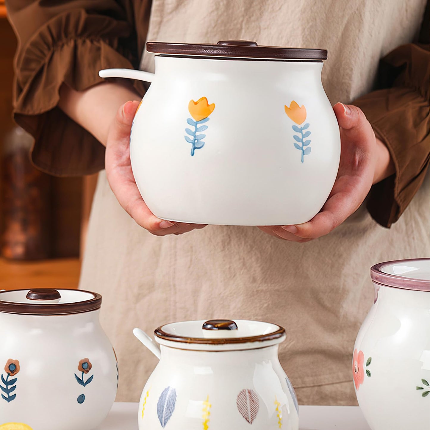 auons Ceramic Salt and Sugar Bowl, Porcelain Condiment Jars with Lid and Spoon, Seasoning Spice Pot Bowl, Salt Sugar Pepper Storage Jar, 600ml, Yellow Flower