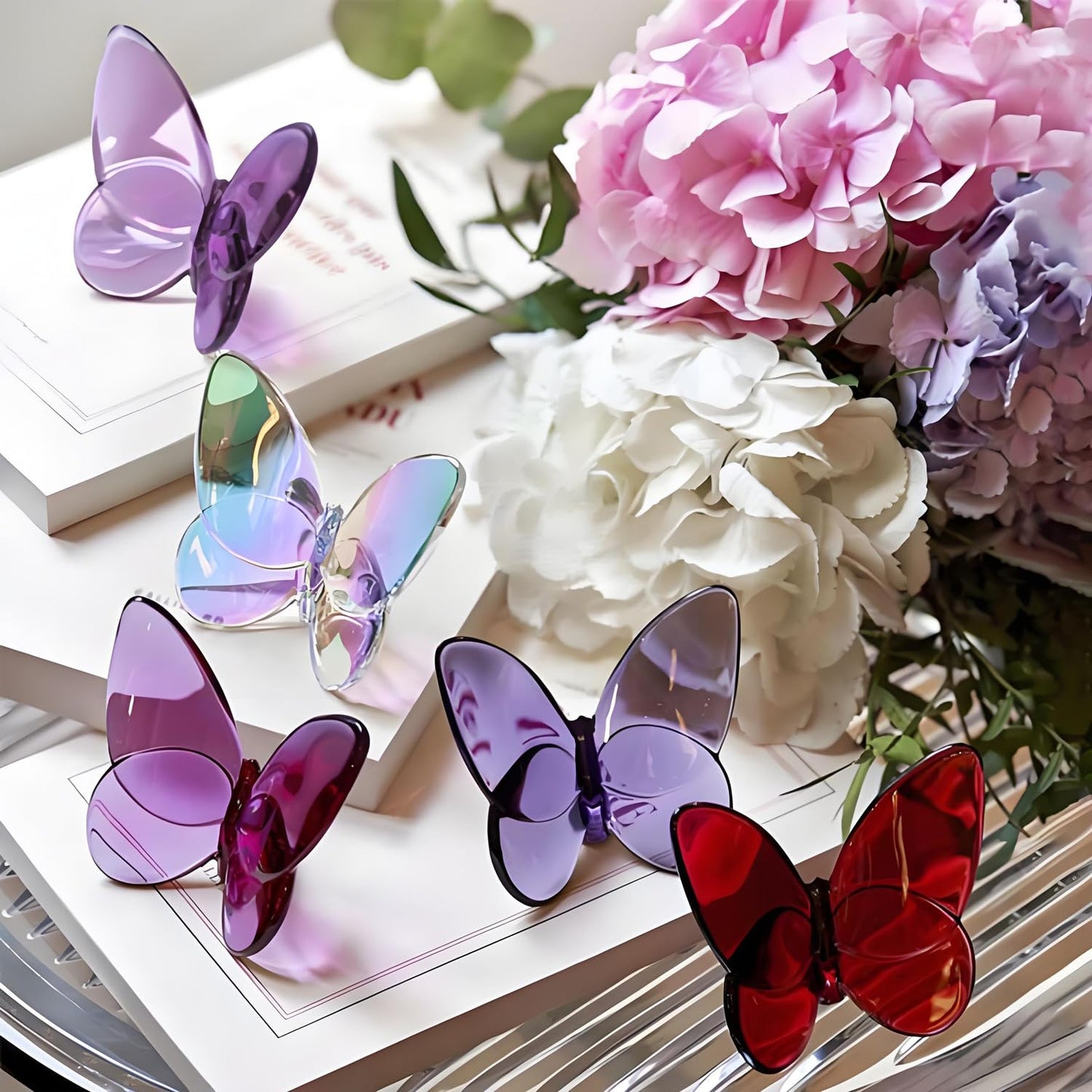 Crystal Butterfly Figurines Ornament, Europ Glass Butterfly Ornaments Statue Animal Collectible Style Light Luxury Animal Collectible for Home/Wedding/Christmas Decor.