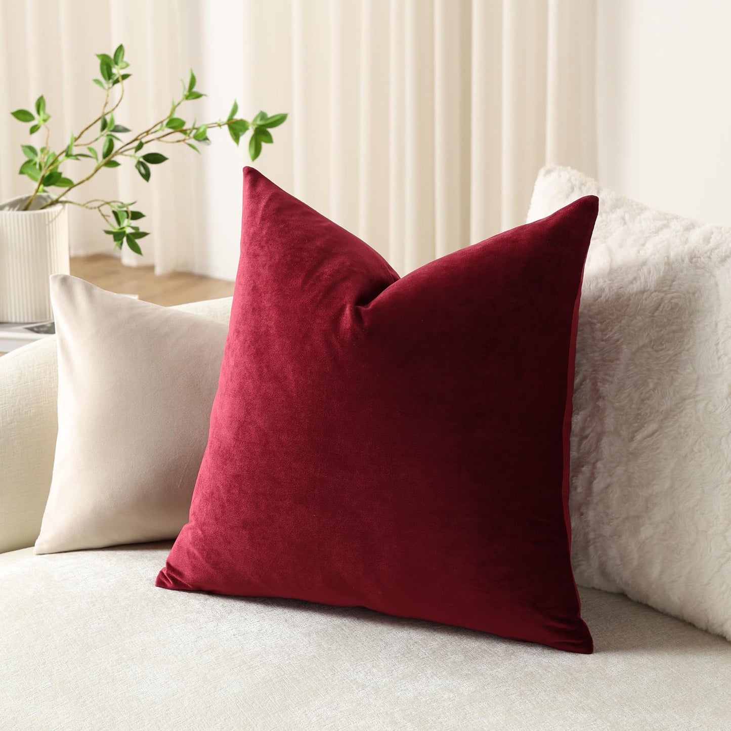 DEZENE Throw Pillow Covers 16x16 Wine Red: Pack of 2 Cozy Soft Velvet Square Modern Luxury Decorative Throw Pillow Cases for Christmas Sofa Couch Living Room Bed Home Decor