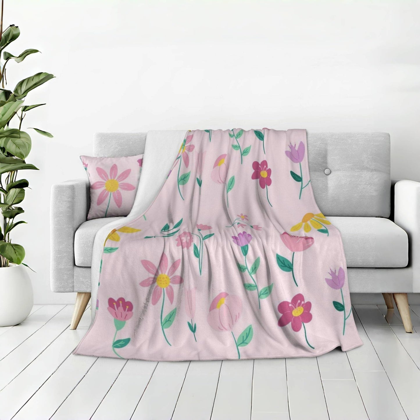 cromcu Raccoon Blanket for Kids and Adults, Holding a Bouquet of Rose, Flannel Throw Blankets, Lightweight Warm Soft for Sofa Couch Bed Romantic Decor Gifts, Single-Sided Printing, 50x60 Inches