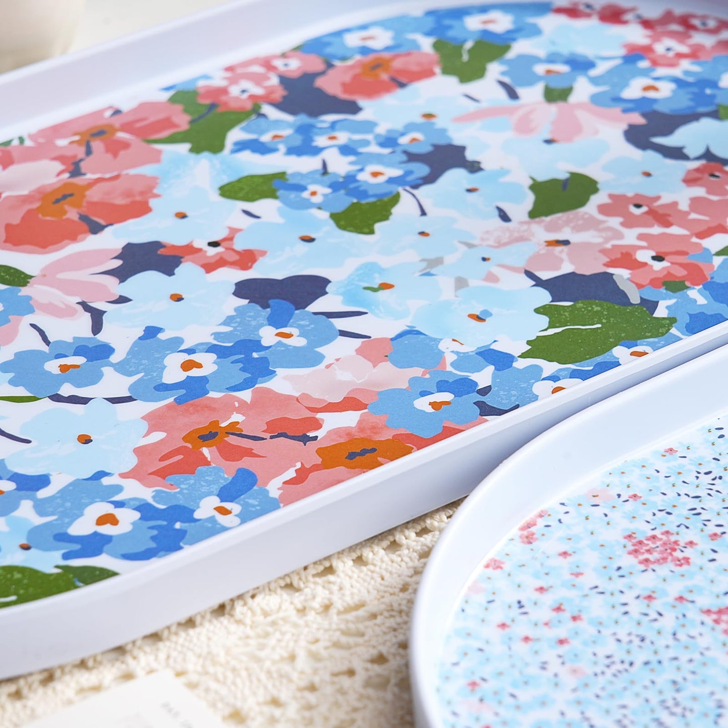 17 Inch Melamine Serving Trays Set of 2, Large Oval Platters, Unbreakable & Dishwasher Safe Lipped Trays for Indoor/Outdoor Use, Modern Art Decorative Dinner Set (2 Piece with Different Designs)