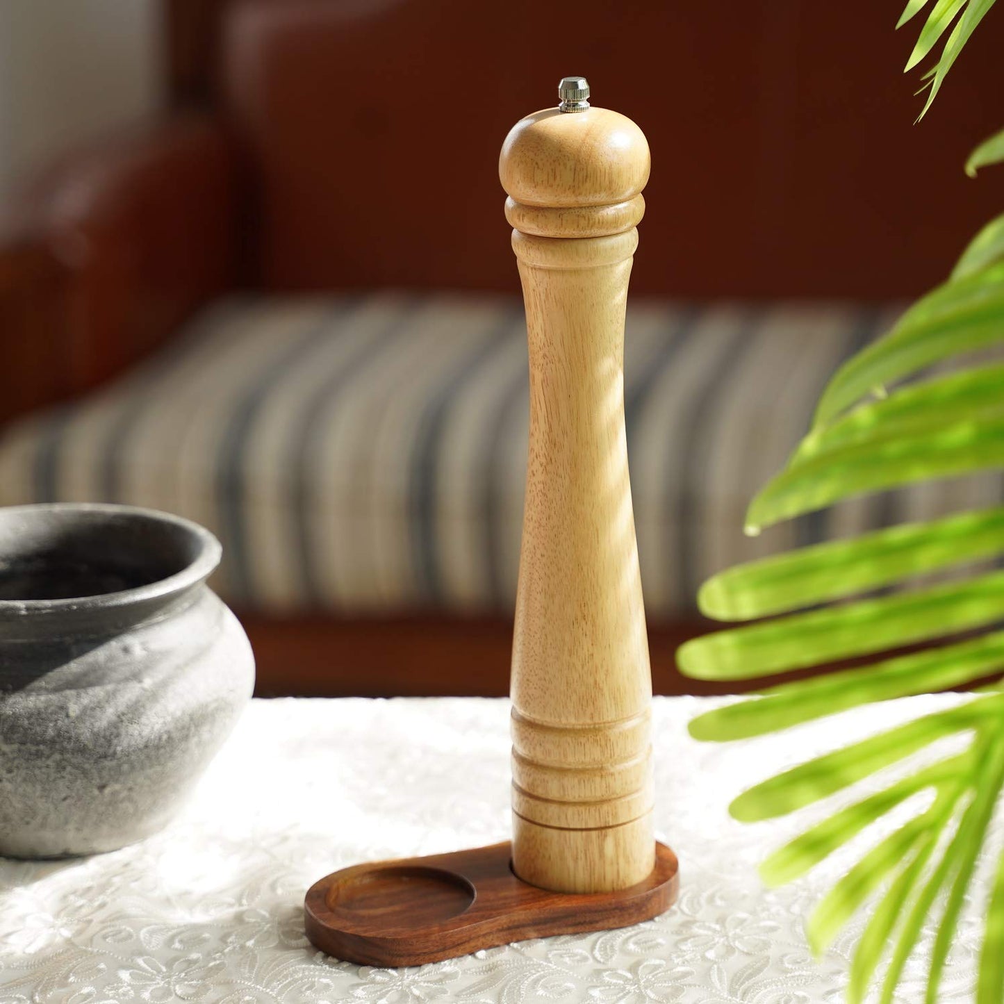 DeroTeno Salt and Pepper Mill Tray, Inner Dia 5.5 cm / 2.17 inch, Acacia Wood, Pepper Grinder Rest, Dining Table Protector (Pepper Mill and Salt Mill are not Included)