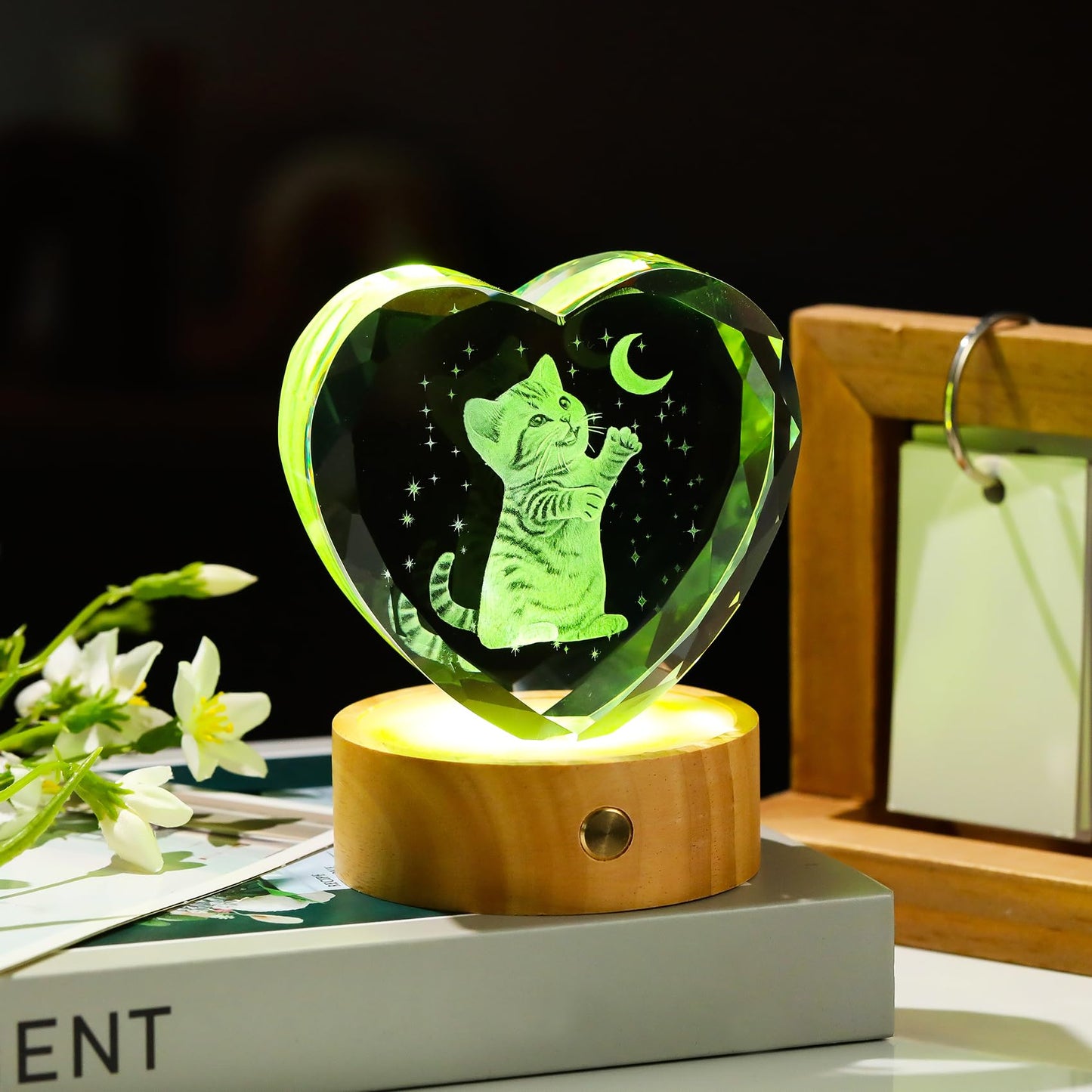 Arikyrist 3D Cat and Moon Crystal Heart Gifts for Women Cat Lovers - Glass Kitty Statue with Wooden Light Base, Cute Kitten Lamp Collectible Night Light Home Decor