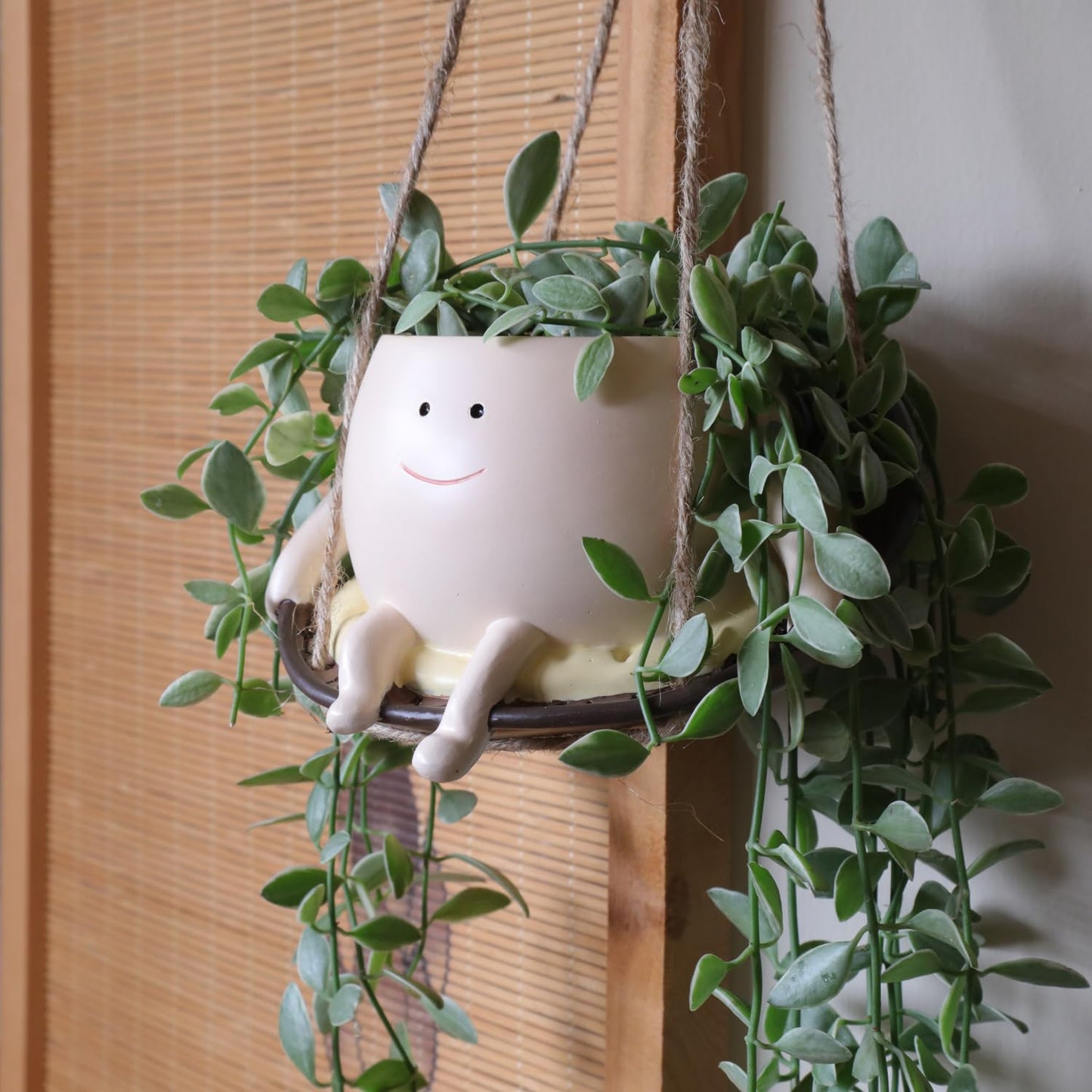 UMESONG Hanging Swing Chair Planter Pot Resin Smiley Face Planter for Indoor Outdoor Plant Cute Head Flower Pots for String of Pearls Plant Live Unique Gift IdeaI for Mother Day, Christmas (Small)