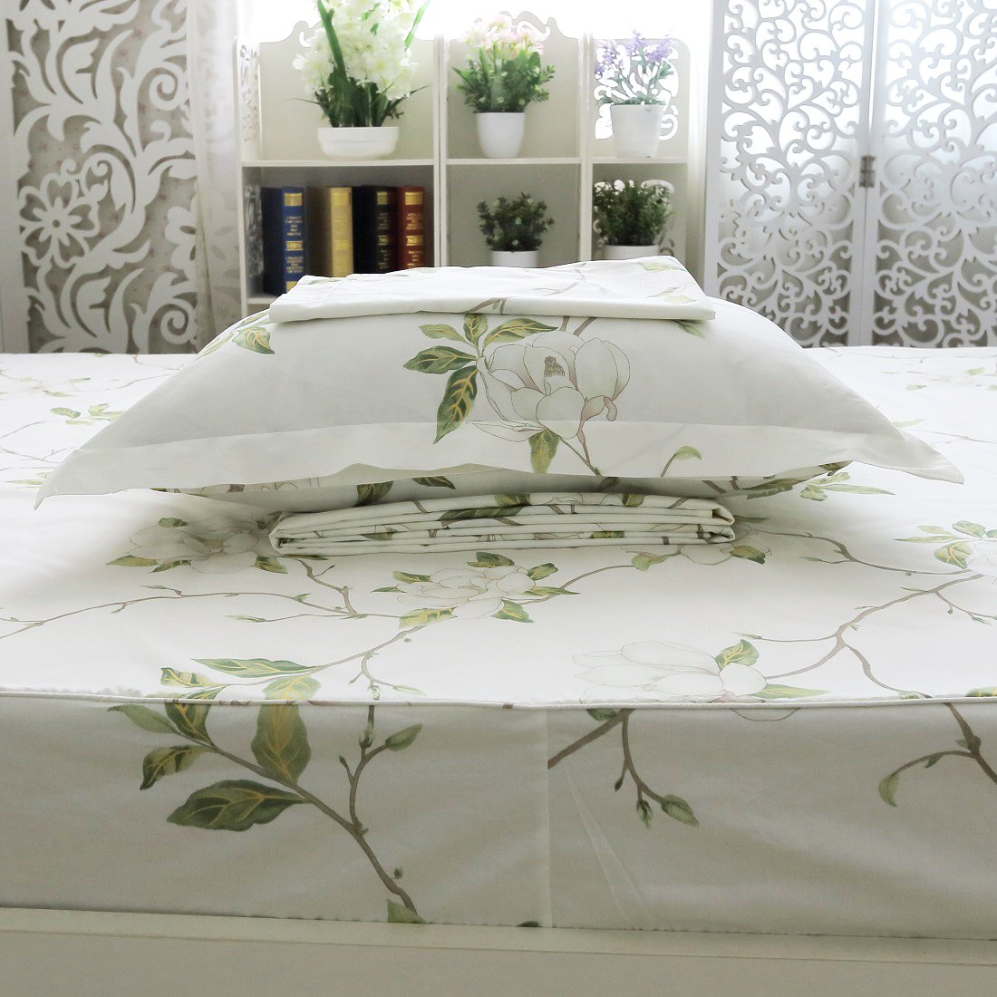 FADFAY Floral 4 Piece Bed Sheet Set 100% Cotton Deep Pocket (Queen, Rainkissed Leaves)