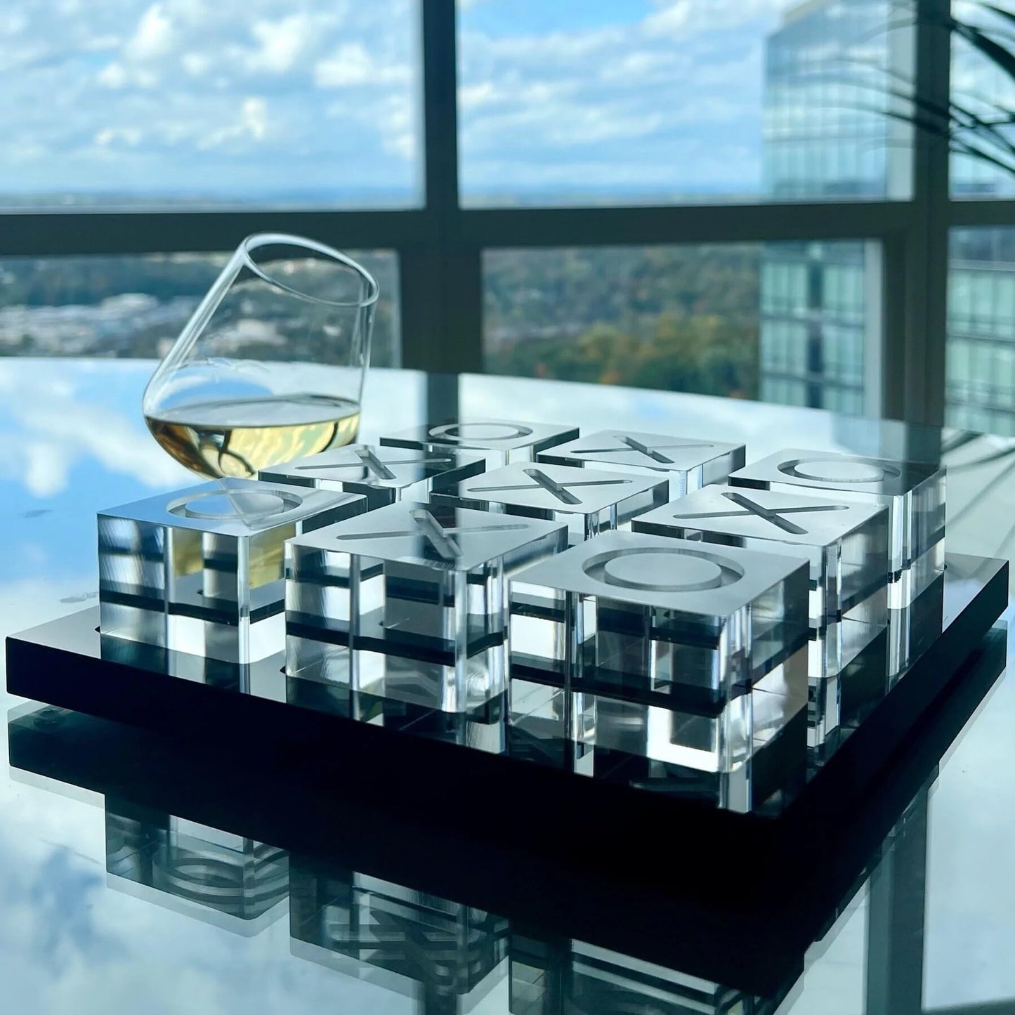 LuxLand Home Modern Tic Tac Toe for Home Decoration Acrylic XO with Black Base Decorative Tic Tac Toe Table Top Decoration Coffee Table Decor X/O Board (Clear XO, Black Base)