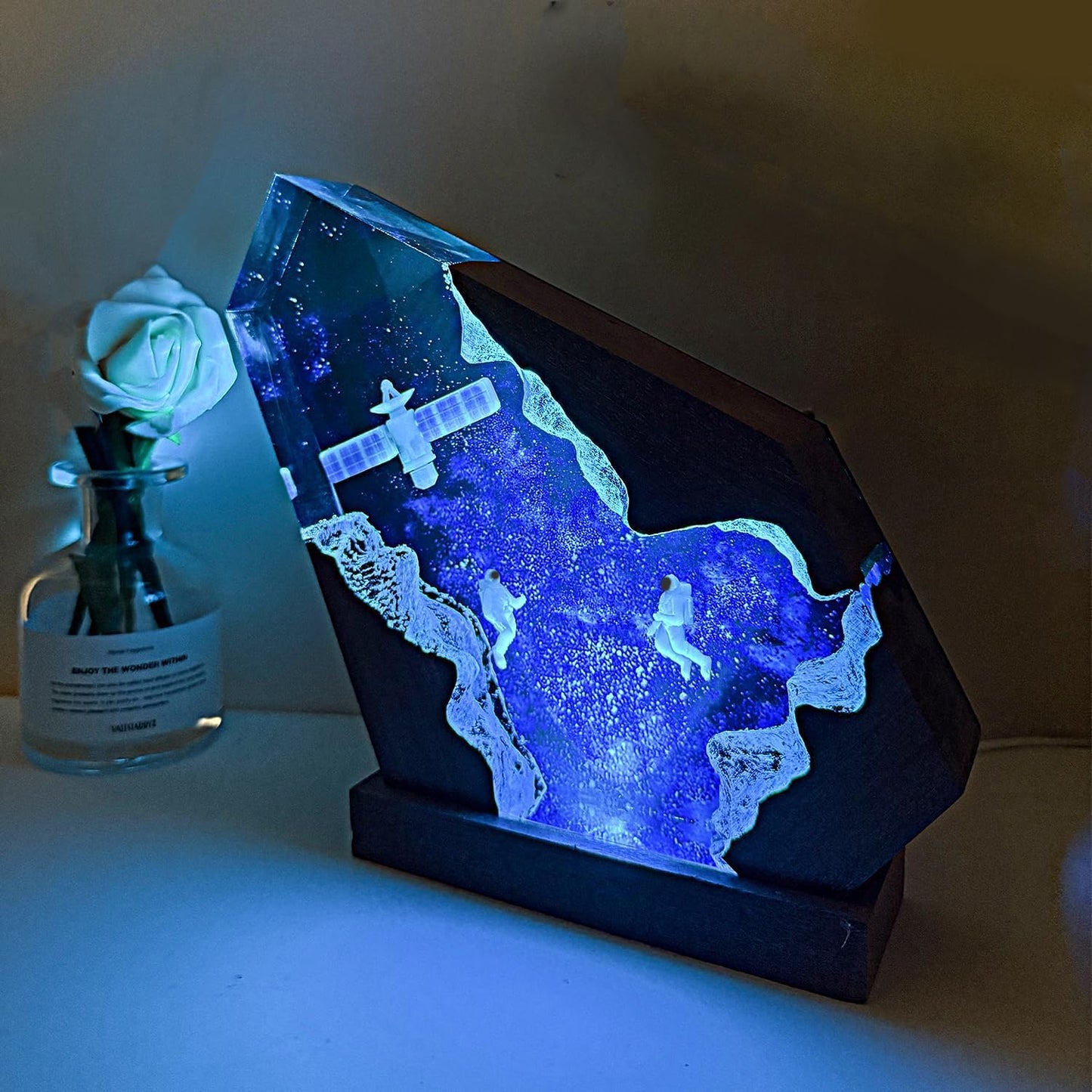 NICE HERA Space Resin Lamp - Handmade Galaxy Resin Night Light with USB Port, Variable Lights, Space Gifts for Adults, Astronaut Enthusiast Collectibles, Unique Birthday Gifts for Him & Her (6"x4")