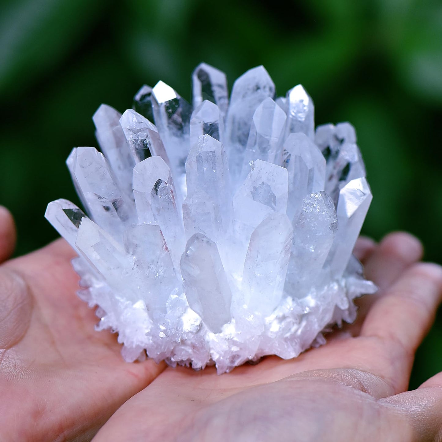 Geodora White Crystal Cluster Natural Clear Quartz Cluster Large Raw Crystals for Home Decor, Healing Crystal Stones for Meditation, Yoga, Reiki & Positive Energy, 300-400g Unique Specimen Gift