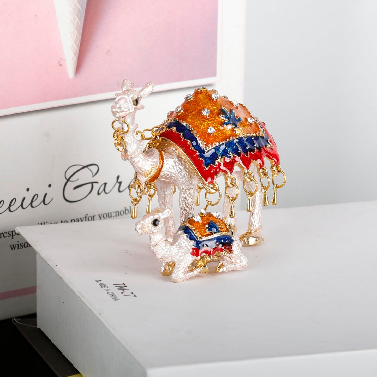 SEVENBEES Hand-Painted Mother-Son Camels Hinged Trinket Box Decoration - Unique Animal Figurine Collectible Gift with Enameled Crystals,Rings, Earrings Storage for Home Decor