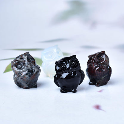 WUYOUSHI Natural Garnet Crystal Owl Decor Healing Stone Crystal Pocket Figurine Statue Hand Carved Polished Natural Gemstone Office Desk Meditation Spiritual Gift