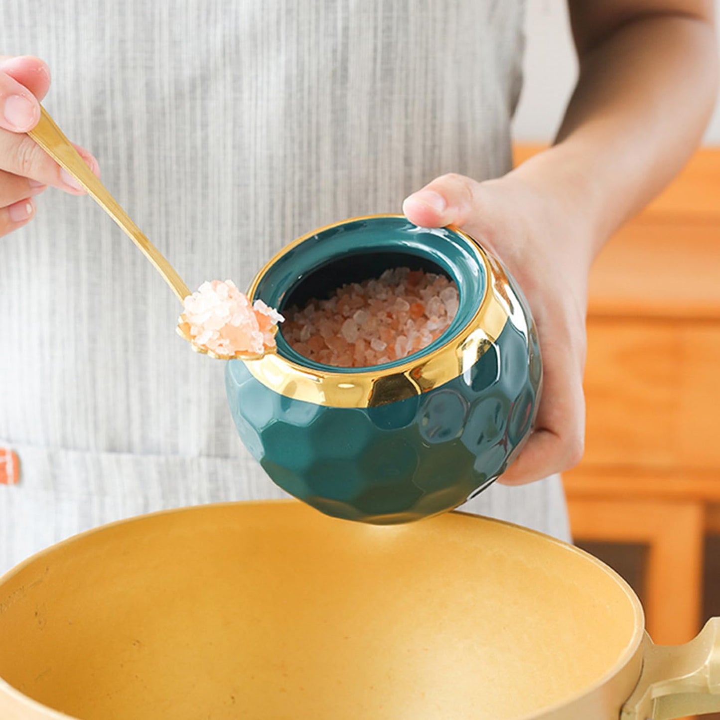 YMYL Set of 3 Porcelain Condiment Pot Sugar Bowl with Lid, Spoon and Tray, Modern Ceramic Seasoning Jars Salt Container for Home Kitchen, Restaurant, Coffee Bar (Green)
