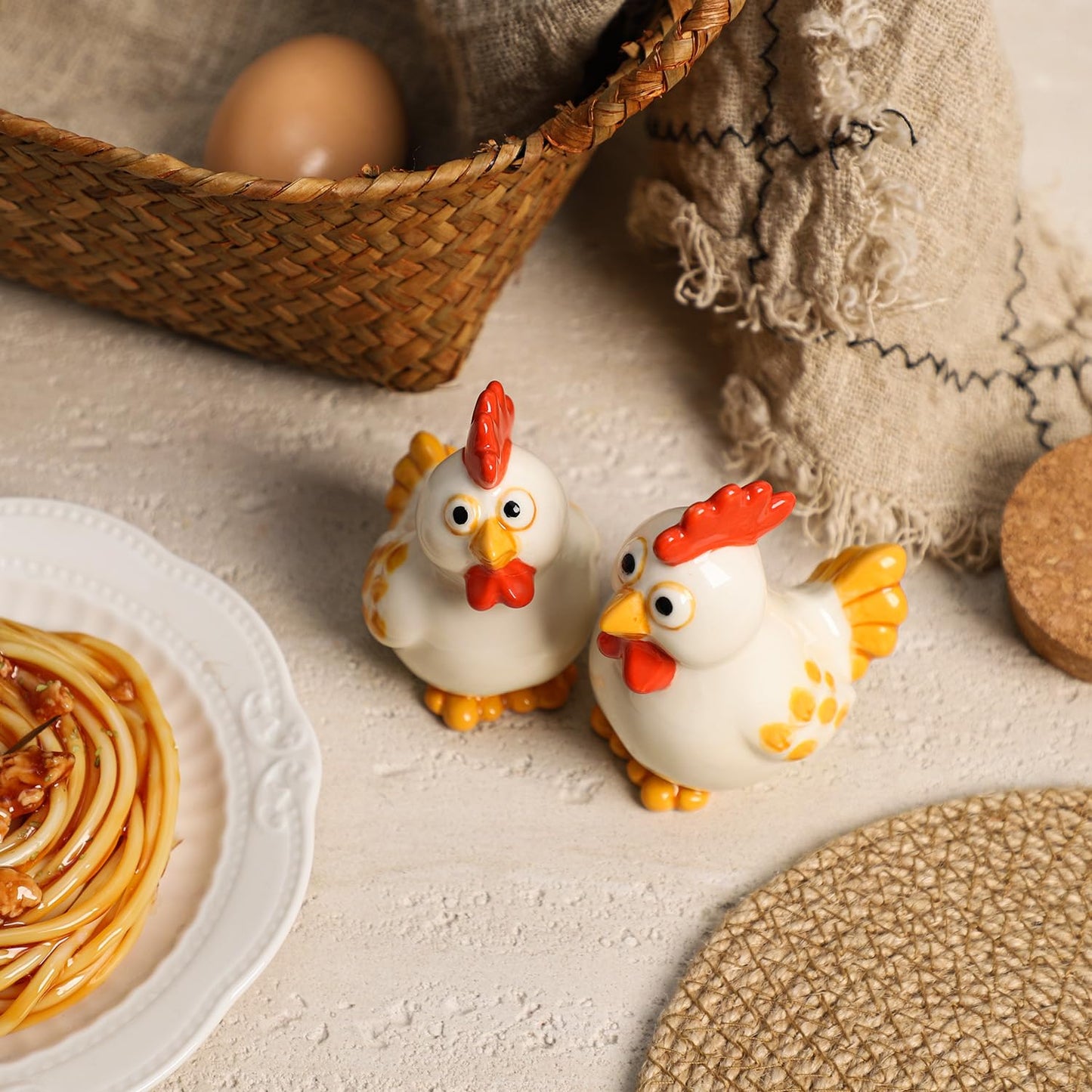 Bicuzat Ceramic Hen and Rooster Salt & Pepper Shakers Set, Hand-Painted Chicken Salt and Pepper Shakers, 2 PCS Set
