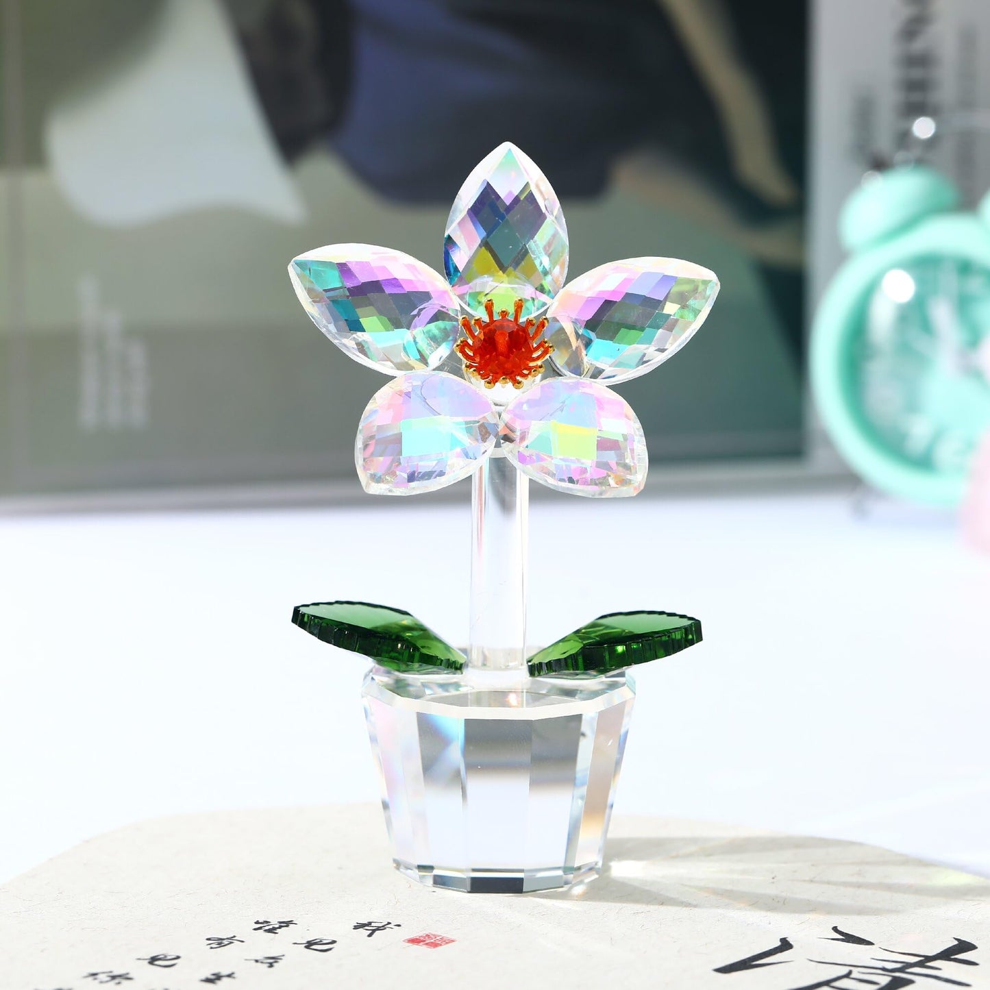 DLXK K9 Crystal Flower Figurine, Crystal Bloom Ornament with Hand-Polished Details, Mini Sparkling Decor for Home Tabletop Shelf, Ideal Festival Gift