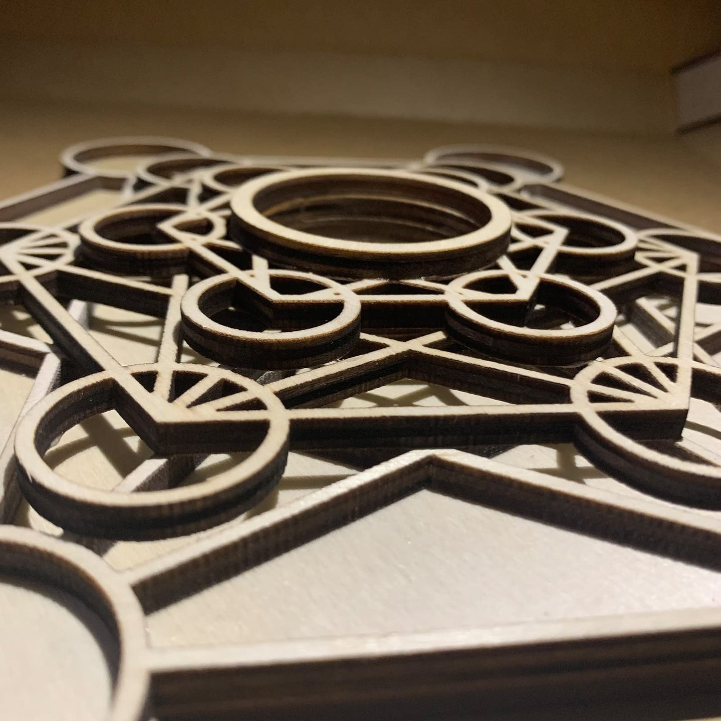 Metatron Crystal Grid Wooden Art 3D Metatron's Healing Energy with 7 Pieces Rough Seven Chakras Crystal Stone Set Sacred Geometry Energy Crystal Grid Kit for Meditation Chakra Balancing 9.4''x1.5''