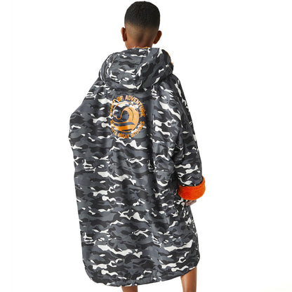 Regatta Kids Oversized Waterproof Changing Robe, Black camo, 9-13 Years