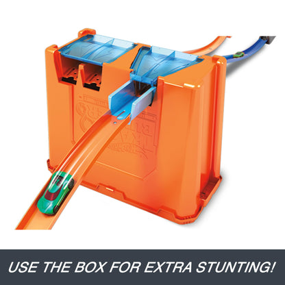 Hot Wheels Track Builder Deluxe Stunt Box, Over 5 metres Track Builder System, Head-to-Head Stunt Tracks with Dual Launchers, Includes 2 Toy Cars, Toys for Ages 6 Years and Up, One Pack, ‎GGP93