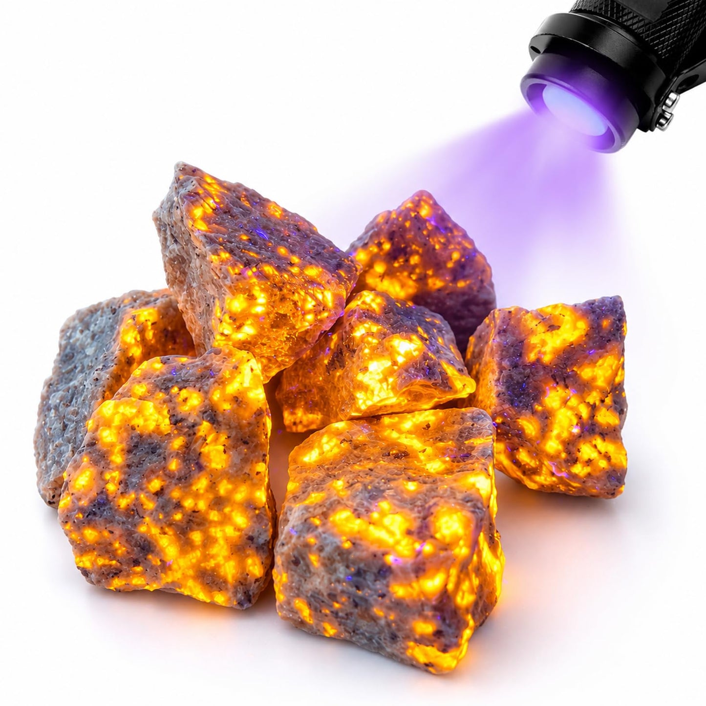 AZKRWFLM Yooperlite Rocks, 300g/0.67 lb UV Reactive Fluorescent Minerals, Natural Raw Rough Stones, Glows Under 365nm UV Light, Unpolished Rocks for Rock Tumbler, Tumbling & Fountain Decor