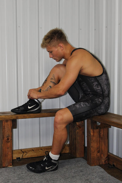 GO EARN IT Men's Black Flag Camo Singlet (Adult Medium)