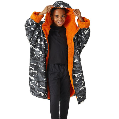 Regatta Kids Oversized Waterproof Changing Robe, Black camo, 9-13 Years